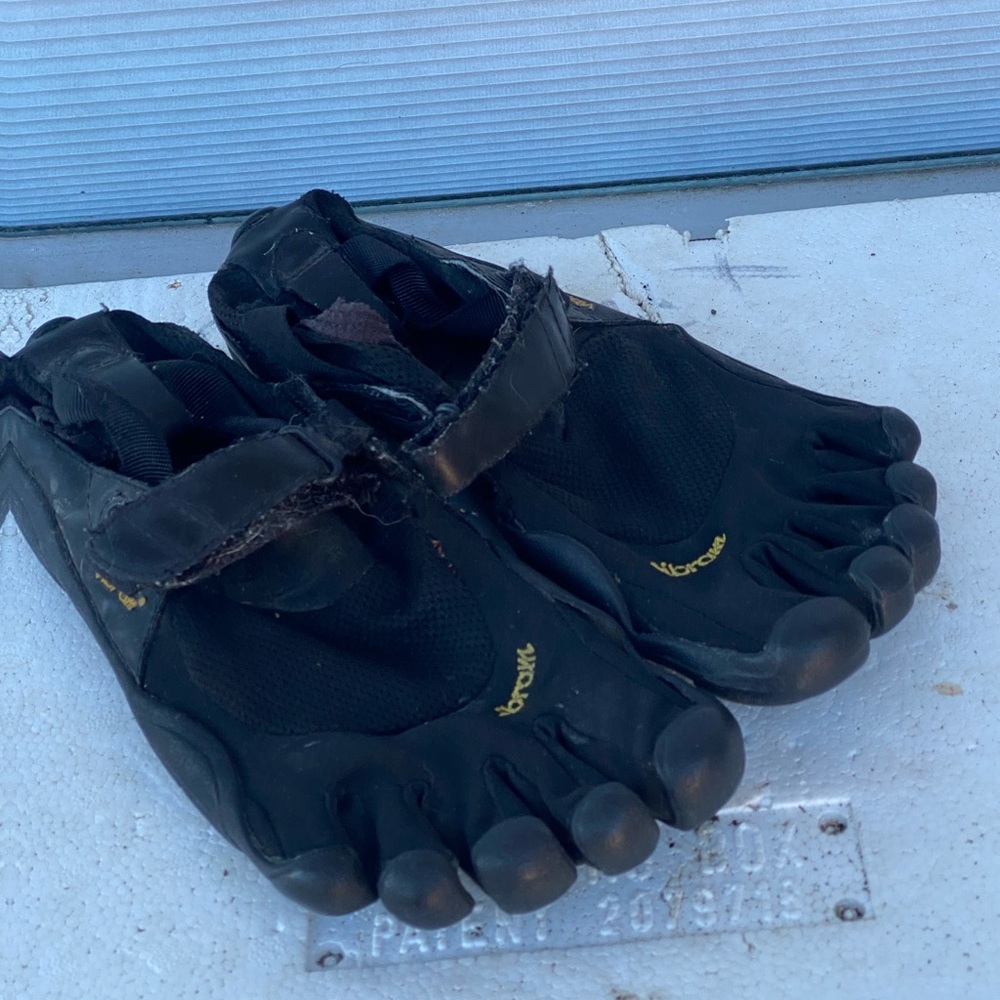Vibram FiveFingers W148 Women’s Black Toe Footwear Shoes Size 39/8.5US